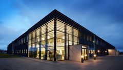 I december 2018 stod Tefcolds kraftigt udvidede hovedkvarter ved Viborg klar. Domicilet blev udvidet til 1500 kvadratmeter kontorplads og 12.500 kvadratmeter lager og showroom. Foto: PR