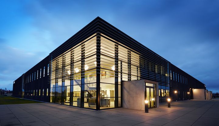 I december 2018 stod Tefcolds kraftigt udvidede hovedkvarter ved Viborg klar. Domicilet blev udvidet til 1500 kvadratmeter kontorplads og 12.500 kvadratmeter lager og showroom. Foto: PR