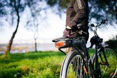 At bruge elcykel er som at have medvind hele tiden, men man skal være opmærksom og ikke sætte sin sikkerhed over styr på cykelstierne. Arkivfoto: GF