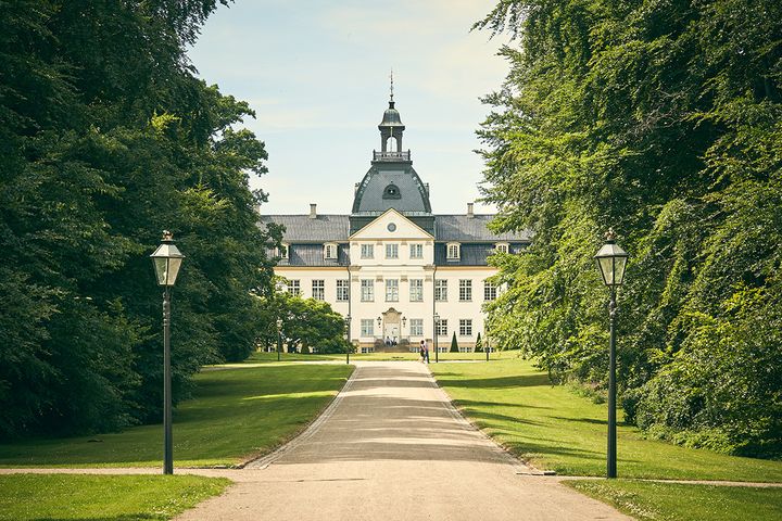 Edora udvikler klimavenlig it fra hovedsædet på Charlottenlund Slot i Gentofte