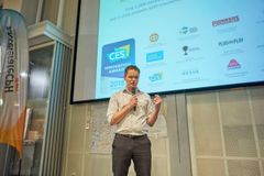 Morten Bremild fra Anyware Solutions, som er gået videre i E.ONs accelerator-program, pitcher forretningskoncept
