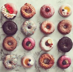 Dough Girls spreder duften af friskfriterede donuts med alverdens skønne toppings.