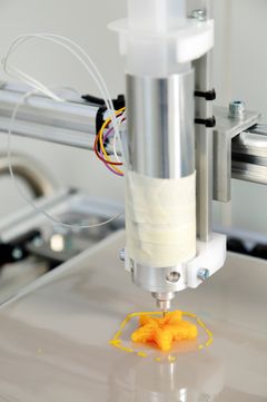 3D printer producerer stjerne af gulerod.