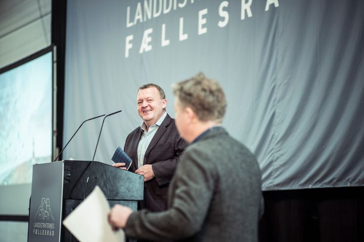 Der var god stemning, da Lars Løkke Rasmussen besøgte Landdistrikternes Fællesråds årsmøde i Billund. Foto: Michael Drost Hansen
