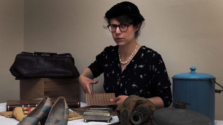 Det kan blive nødvendigt med et besøg hos sortbørsmutter, hvis man vil klare til dagen og vejen, når Roskilde Museum inviterer til 'Børnedag - Befriet fra krig!' Foto: T. Sejthen, Museumskoncernen ROMU