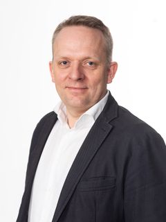Brian Schildt, Relationships hos Findx