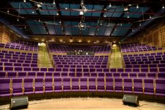 Teater College Mors råder blandt andet over en moderne teatersal på Morsø Teater.