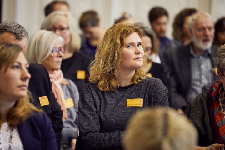 Mange borgere, embedsmænd og politikere havde taget vejen til Christiansborg for at deltage i høringen om dansk landdistriktspolitik. Foto: Jens Astrup