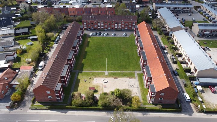 Skou Gruppen har netop indgået kontrakt om en gennemgribende renovering, miljøsanering og modernisering af nedslidte men velbeliggende boliger i boligforeningen Grønnehaven i Taastrup. Foto kan frit benyttes ved omtale af projektet.