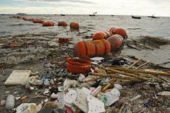 Plastikforurening er en trussel mod havmiljøet, som et nyt dansk forskningscenter skal være med til at afværge. Aalborg Universitet leder projektet med deltagelse af flere danske forskningsinstitutioner og finansieret af Velux Fonden. Foto: ColourBox