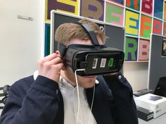 Medialoger fremviser Virtual Reality kortfilm optaget med flere kameraer og 360 graders video