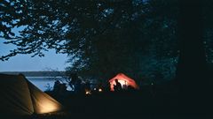 Lørdag den 25. maj 2019 inviterer spejdergrupper over hele landet til 'Sov Ude'. Læs mere på sovude.dk.