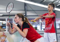 De to danske badmintonspillere i en mix kamp: Maria Tommerup og Salomon Thomasen. EYOF 2022