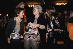 Kronprinsesse Mary, ligestillingsminister Karen Ellemann og konstitueret direktør for KVINFO Suzanne Moll til festen i VEGA. Foto: Mayra Navarrete