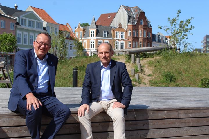 Foto af Jan Riber Jakobsen, borgmester, Aabenraa Kommune, og Peter Cederfeld, adm. direktør, Realdania By & Byg