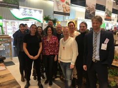 De nye øko-ambassadører udfordrer og undersøger tre økologiske myter gennem hele året. De lagde ud på verdens største økologiske fødevaremesse, Biofach i februar.