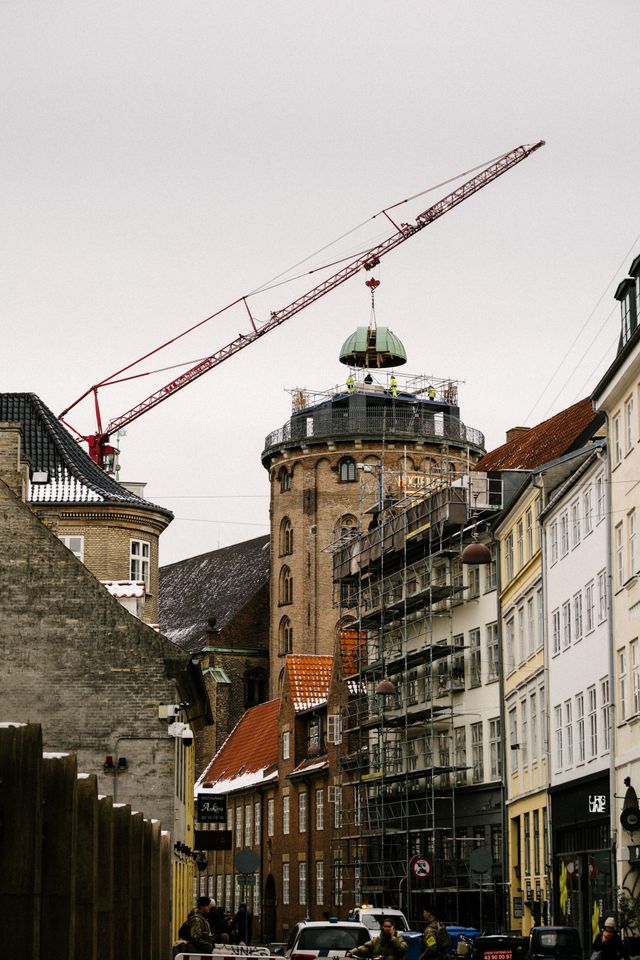 Kuplen løftet af Rundetaarn_Foto Malthe Ivarsson 