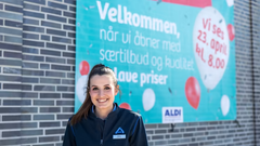 Butikschef Senia Nørgaard Andersen glæder sig til at åbne den nye, store butik. Foto: Jan Igaard.