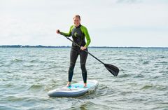 Stand up paddleboards, også kaldt ’SUP’, er blevet populære i Danmark, der med sin 7314 kilometer lange kystlinje og omtrent 1032 større søer er fyldt med gode muligheder for sport og aktivitet til vands. Foto: PR.