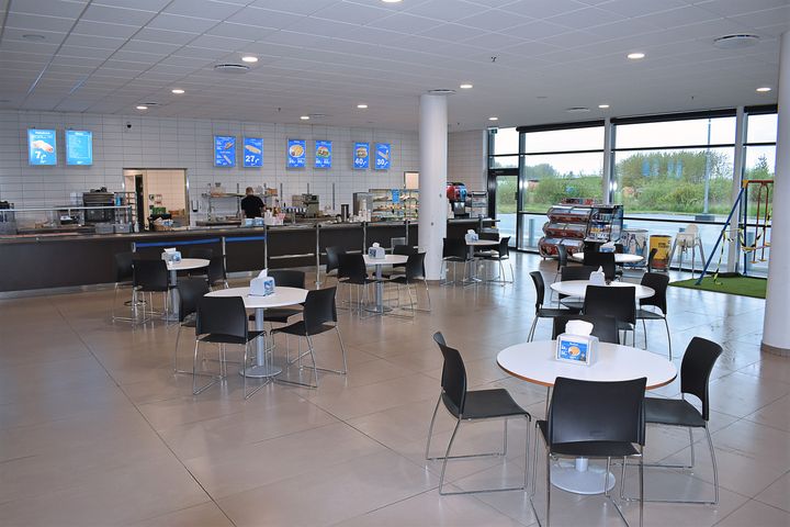 For at gøre indkøbsturen så hyggelig som muligt opruster Biltema på caféfronten, og fremover får alle nye varehuse et stort caféområde. Foto: PR.