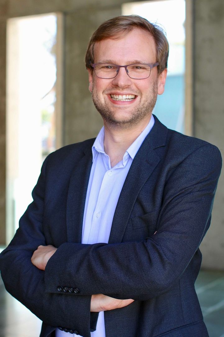 3D modeller af mini-nyrere kan føre til bedre behandling af nyresygdomme, det viser et nyt stort internationalt studie, som Lektor Markus Rinschen fra Institut for Biomedicin på Aarhus Universitet er en del af. Foto: Carlsberg Fonden. Foto af Markus Rinschen må kun bruges i forbindelse med denne pressemeddelelse.