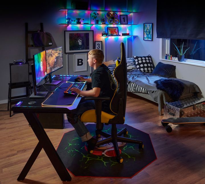 At gaming er ved at blive noget for alle, ses i både efterspørgsel og udbud af gamerdstyr som for eksempel, tastaturer, computermus eller gamerstole. Foto: PR.