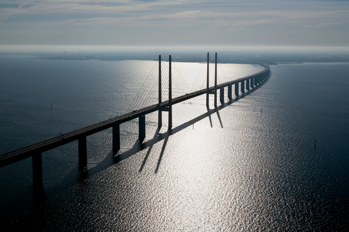 Øresundsbroen 25 års jubilæum bliver fejret den 15. juni 2025, når 40.000 deltagere skal krydse broen i løbeskoene