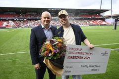Kulturminister Jakob Engel-Schmidt overrakte pris til MIkael Olesen.