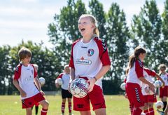 Fra den 5. maj starter fællestræning i fodbold for piger i Bramming og Esbjerg.
Foto: DBU, Anders Kjærbye, fodboldbilleder.dk.