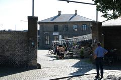 Onkel Dannys plads i Kødbyen byder på workshops og foredrag d. 5 september 2019 , når Vegnaerpartiet samler grønne aktivister og initiativtagere fra mange organisationer. Aftenen slutter af med vegansk koncert. (Foto: Onkel Dannys Plads)