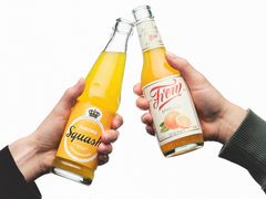 Konkurrerende drikkevareproducenter går sammen i ny kampagne, der sender en velfortjent tak til alle dem, der panter.