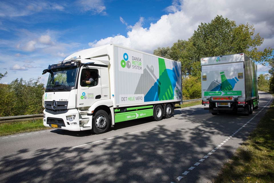 To nye el-lastbiler reducerer CO2-udledningen ved pant-indsamlingen