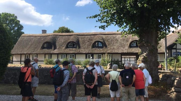 I samarbejde med Lejre Historiske Forening og Lejre Museumsforening inviterer Lejre Museum igen til en række inddragende og rige historiske sommervandringer i Lejreområdet. Foto: ROMU