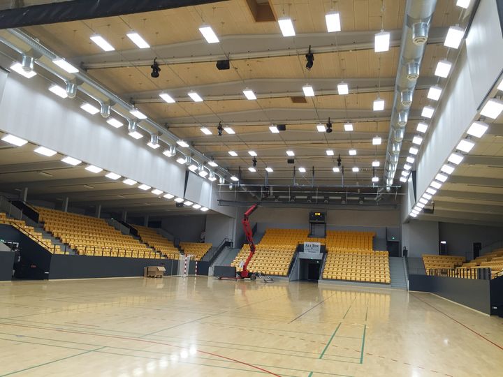Boldhallen i Odense Sports Park er oplyst med Arena Sport-armaturer fra SG Armaturen