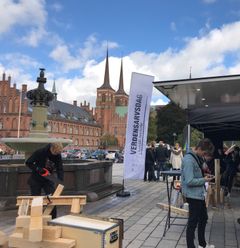 Elever fra Roskilde Tekniske Skole på Stændertorvet til Verdensarvsdag 2018. Foto: Roskilde Domkirke