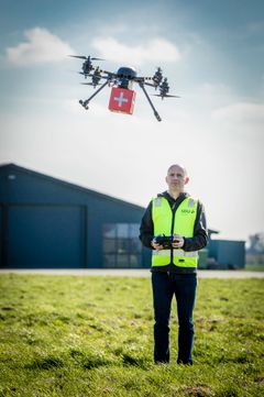 Photo credit: The University of Southern Denmark. The picture shows Kjeld Jensen, associate professor at SDU and project manager of the HealthDrone-project controlling a drone outside HCA Airport