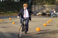 Borgmester Søren Steen Andersen var frisk på en cykelstafet med eleverne. (Foto: GF Fonden)