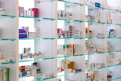 Undgå at tage chancen med at købe medicin i ulovlige netbutikker. Sådan lyder opfordringen fra myndighederne.