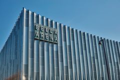 Et af arenaens byggematerialer er fremstillet af genanvendte plastikdele fra Carlsbergs ølfustager. Materialet er også anvendt til arenaens skiltning.