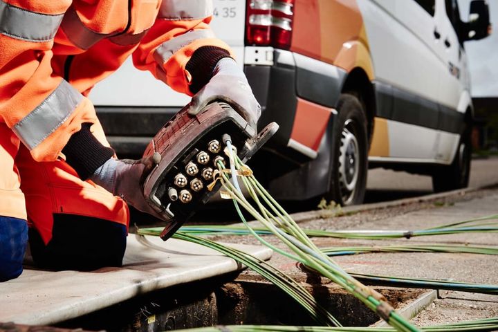 Den udbredte fiberdækning i Trekantområdet gør det muligt for borgerne at undgå radiotavshed, når YouSee til februar lukker for FM-signalet.