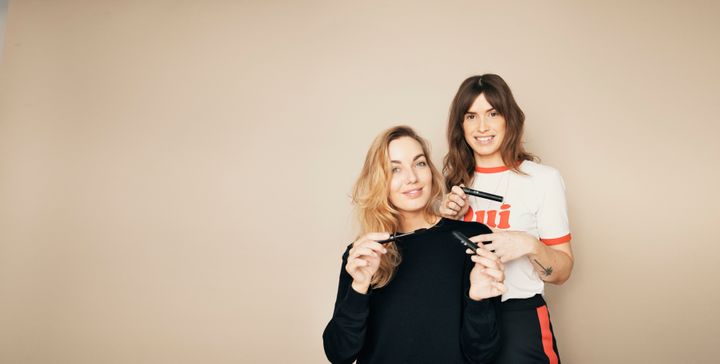 Tine Svendsen (tv) og Tanja Gregersen (th) er begge makeupartister og har stiftet Miild, som står bag verdens første svanemærkede makeup-kollektion, der nu også inkluderer mascara.