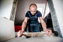 Antallet af danskere, der dropper håndværkeren og gør byggearbejdet selv, er steget med over ti procent på bare tre år. Foto: PR.
