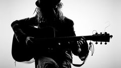 Svenske Elona Planman gæster Tirsdagkoncerten i Toldkammeret sammen med en anden af Knejpe Festivals stjerner, danske Gunni Torp.