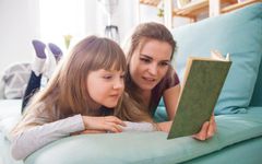 Mange forældre har svært ved at få deres børn til at læse de anbefalede 20 minutter dagligt, og det kan på sigt skade indlæringen.