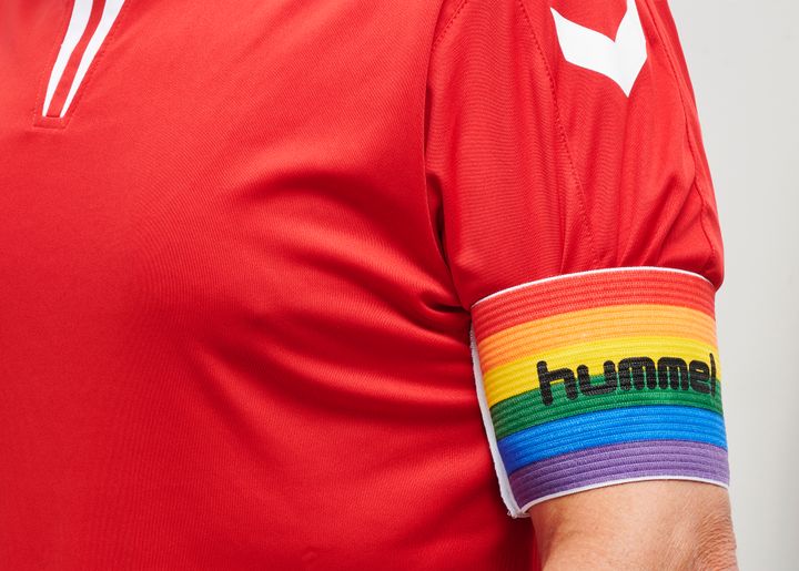hummel indleder utraditionelt samarbejde med ungdomsteater. Vil sammen bekæmpe homofobi i dansk fodbold | Hummel