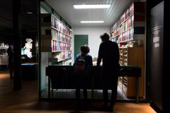 Et centralt omdrejningspunkt  i udstillingen ”Videnskab er lidenskab” er Nobelprismodtager Jens Christian Skou og hans kontor. Foto: Ida Marie Jensen, AU foto