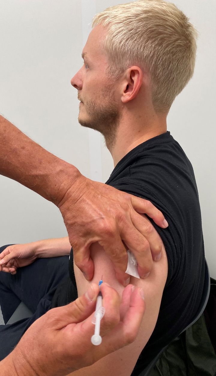 Region Hovedstaden sender vaccinationsteam ud på samtlige uddannelsessteder i regionen, så de unge mellem 15 og 30 år får et nemt tilbud om vaccination.