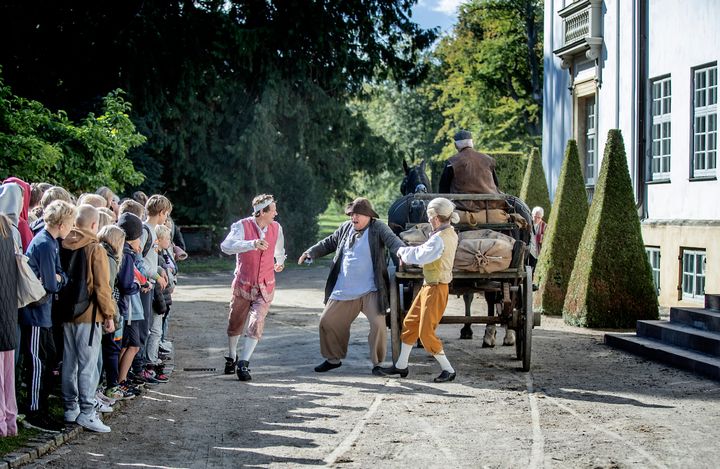 Holberg-stykket Jeppe på Charlottenlund Slot opsættes i september 2022 i anledning af Dansk Teater 300 års jubilæum. Fotograf: Christina Hauschildt
