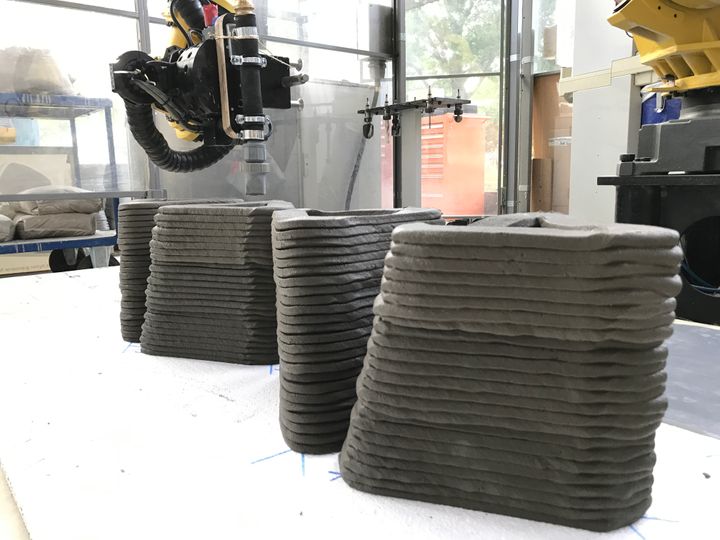 Elementerne er blevet printet på en 3D betonprinter i Teknologisk Instituts Betonlaboratorium i Taastrup. Foto: Teknologisk Institut.