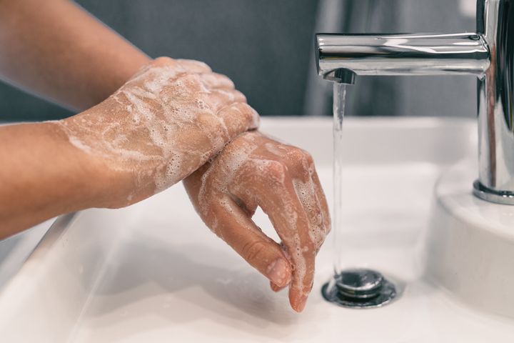 Ekstra håndvask kostede i coronatiden - men der er fortsat penge at spare på vandet, hvis du kender hjemmets store 'vandsyndere'. Foto: Colourbox (OBS: Foto må kun bruges ifbm omtalen)